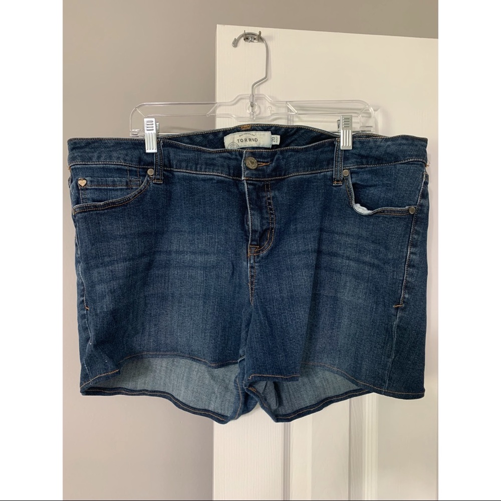 Torrid Ex-Boyfriend Jean Short Size 20